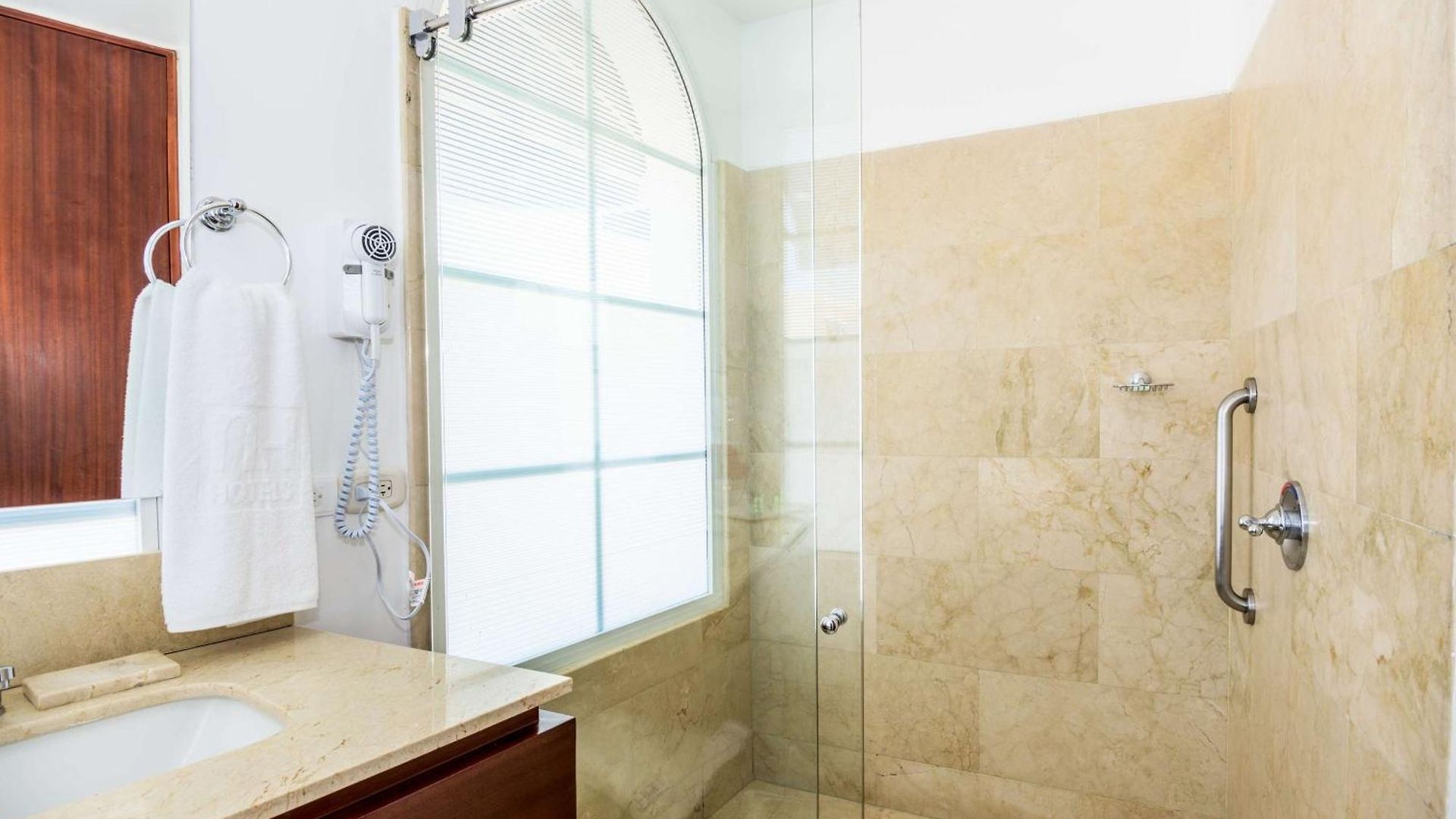 Nh Royal Urban Hotel 4*