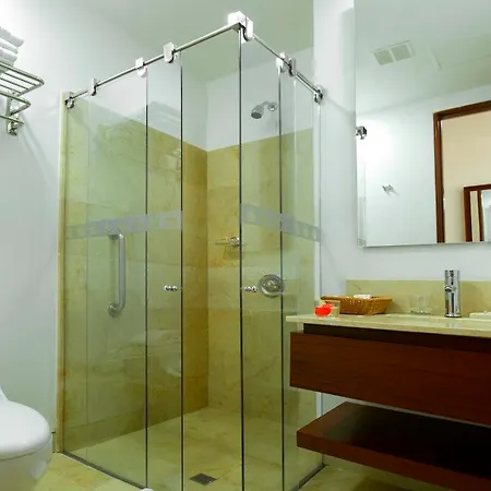 Nh Royal Urban Hotel 4*